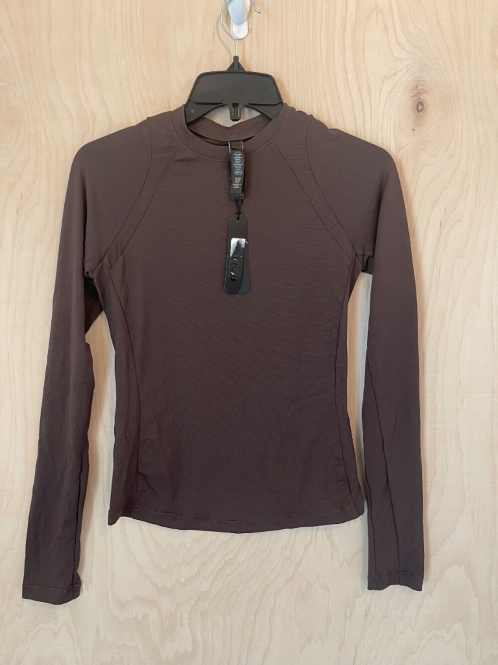 NWT SKIMS x NIKE AIRY LONG SLEEVE DARK SEPIA CREW NECK TOP SMALL